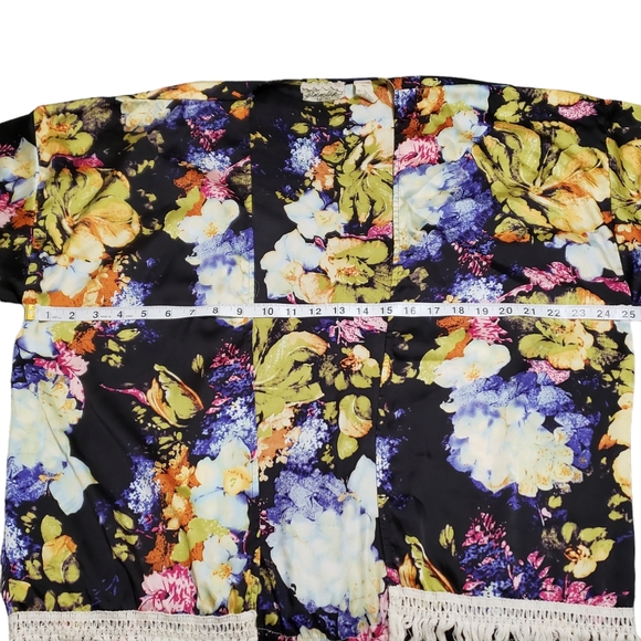 Gimmick by BKE Floral Boho Poncho Open Front Whimsigoth Sz XS - Picture 9 of 12